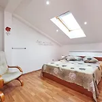 In With Terrace, Air Conditioning, Wifi, Washing Machine 4215-1 טרוגיר