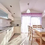 In With Terrace, Air Conditioning, Wifi, Washing Machine 4215-1 דירה טרוגיר