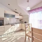 In With Terrace, Air Conditioning, Wifi, Washing Machine 4215-1 דירה טרוגיר