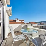 In With Terrace, Air Conditioning, Wifi, Washing Machine 4215-1 דירה *