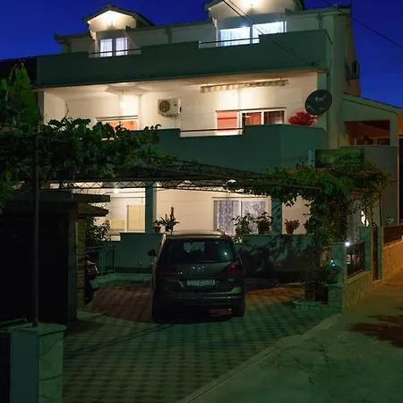 In With Terrace, Air Conditioning, Wifi, Washing Machine 4215-1 * Trogir