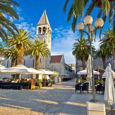 In With Terrace, Air Conditioning, Wifi, Washing Machine 4215-1 Lägenhet Trogir