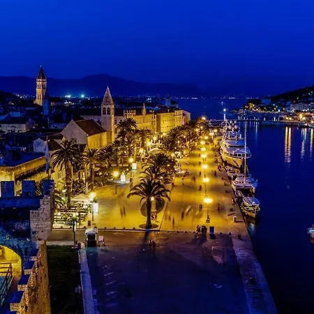 In With Terrace, Air Conditioning, Wifi, Washing Machine 4215-1 Trogir
