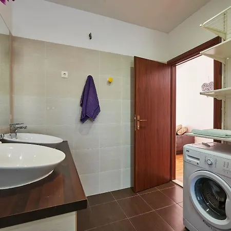 Lägenhet In With Terrace, Air Conditioning, Wifi, Washing Machine 4215-1