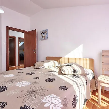 In With Terrace, Air Conditioning, Wifi, Washing Machine 4215-1 * Trogir