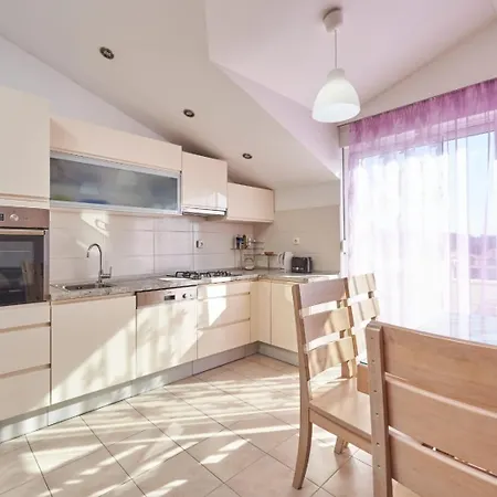 In With Terrace, Air Conditioning, Wifi, Washing Machine 4215-1 Lägenhet Trogir
